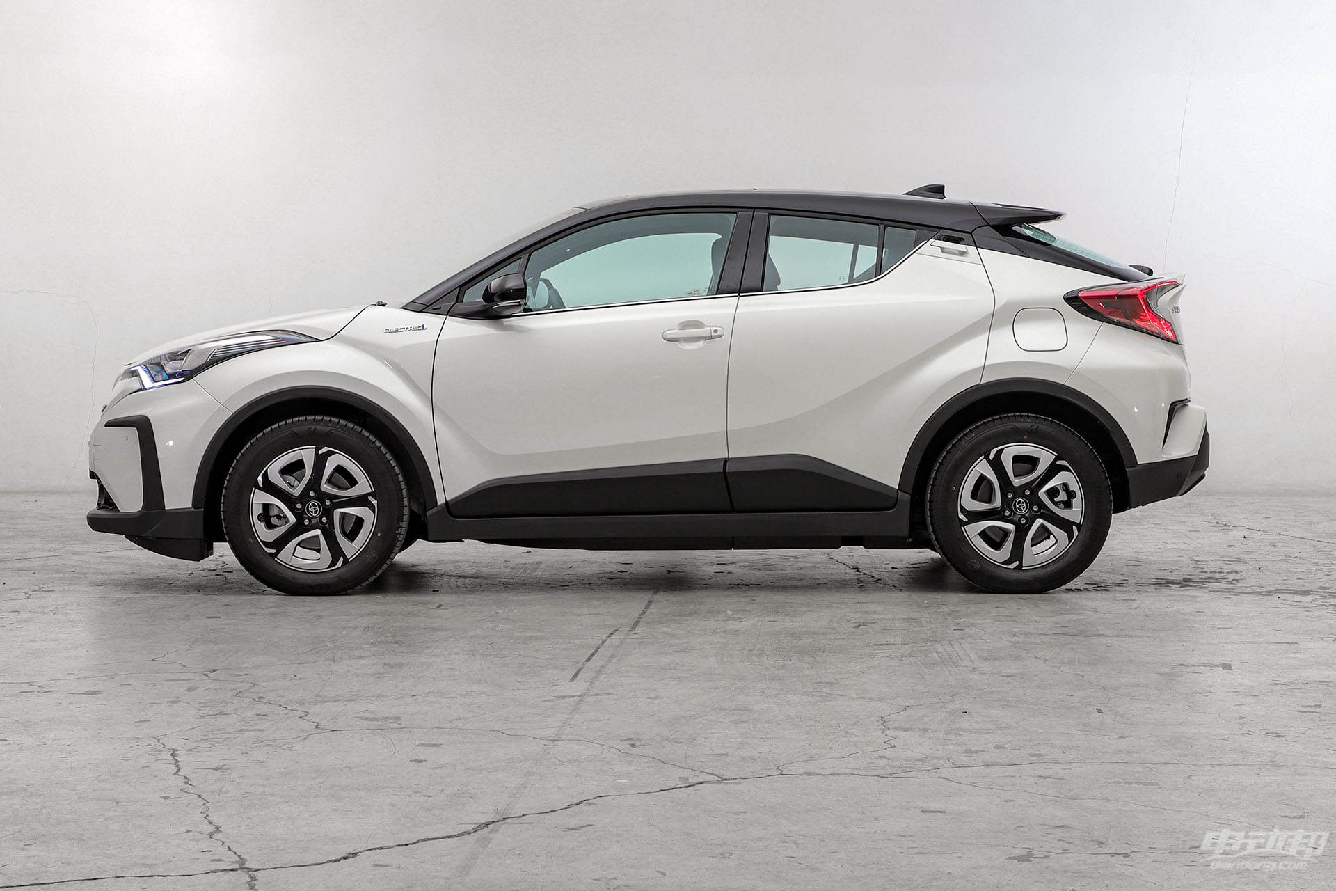 【丰田c-hr ev】热门丰田丰田c-hr ev报价_图片_参数_电动邦